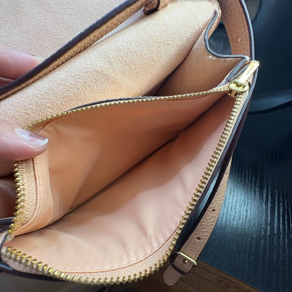 Coach Pink Floral Crossbody Bag

❤️❤️PRICE DROP FOR THE NEXT 2 hours❤️❤️ - Picture 11 of 16